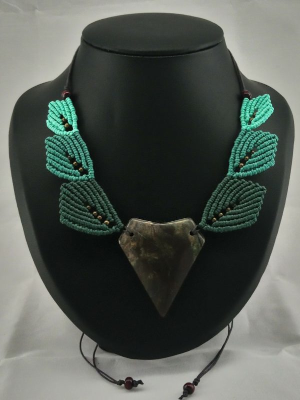 agate green leaf necklace
